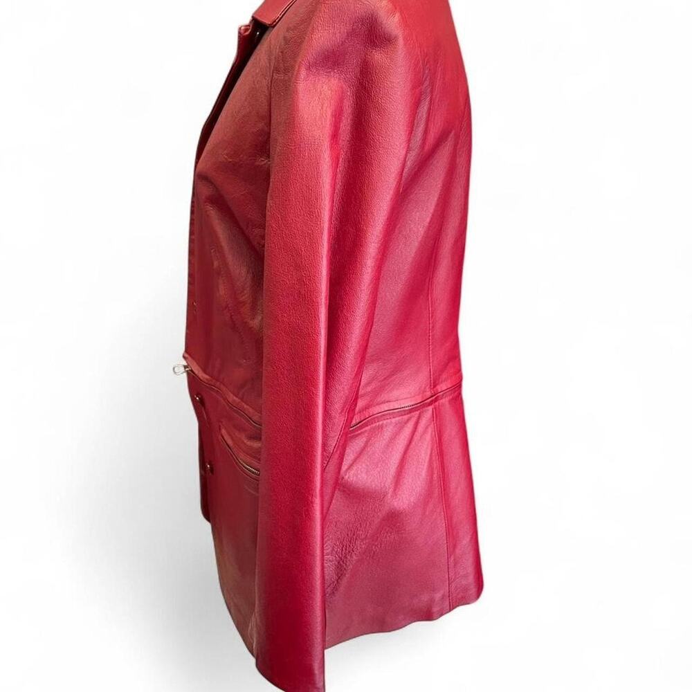 red jacket - Picture 2 of 4